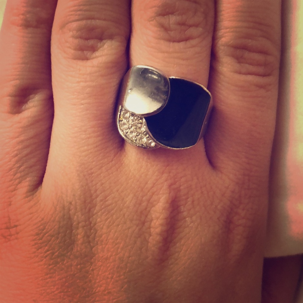 Fashion ring
